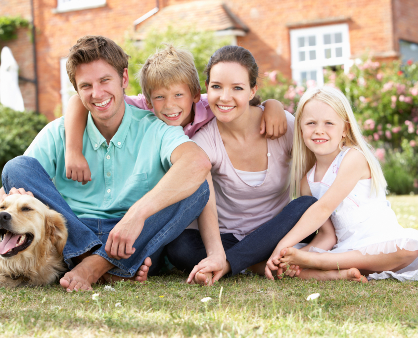 A family with car insurance in North Charleston, SC 